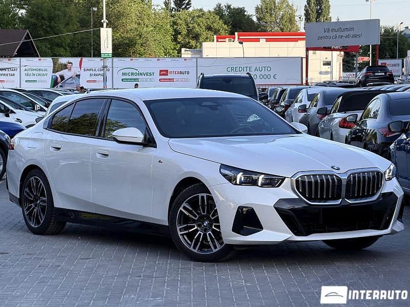 2023 BMW 520