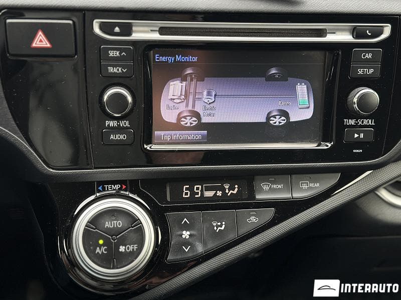 Toyota Prius C 2016 — Миниатюра 13