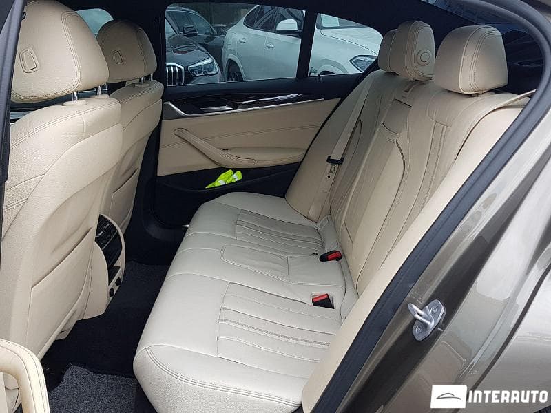 2017 BMW 530 — Miniatură 21