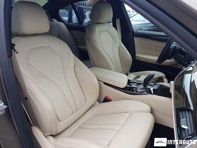 2017 BMW 530 — Miniatură 18