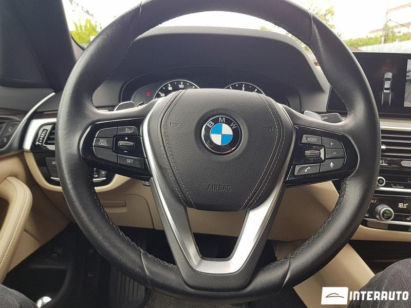 2017 BMW 530 — Miniatură 10