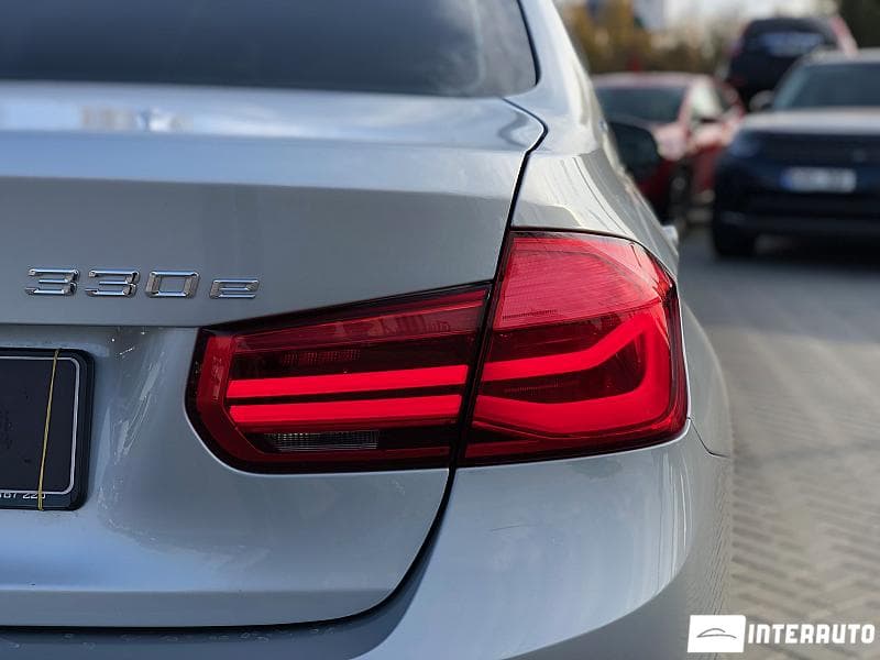 2016 BMW 330E — Miniatură 7