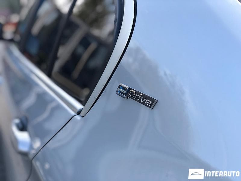 2016 BMW 330E — Miniatură 8