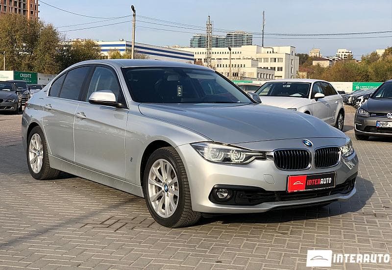2016 BMW 330E — Miniatură 3