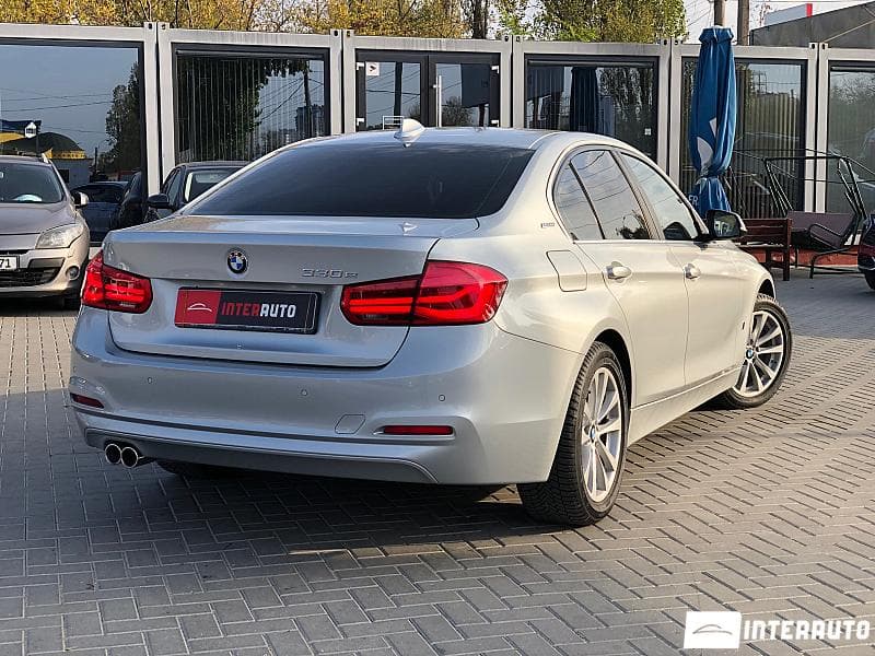 2016 BMW 330E — Miniatură 4