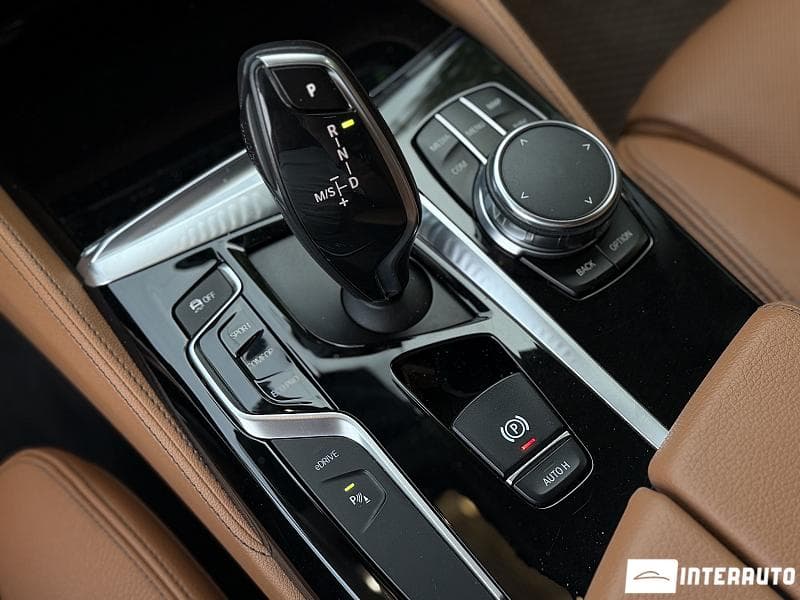 2017 BMW 530e — Miniatură 19