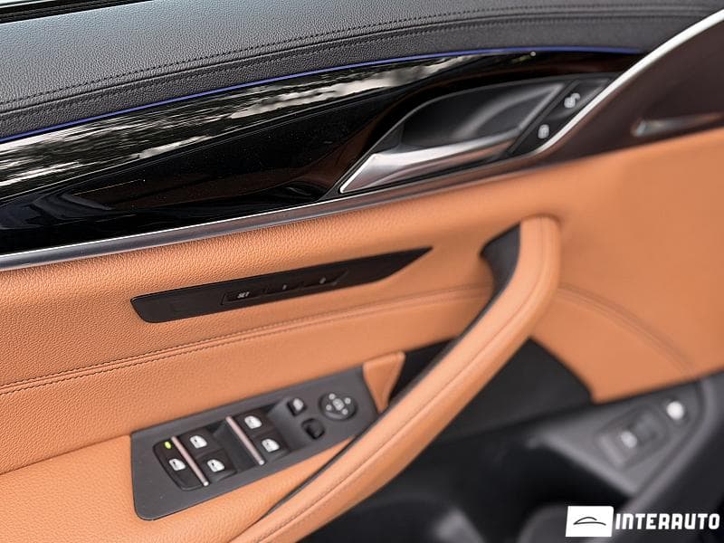 2017 BMW 530e — Miniatură 9