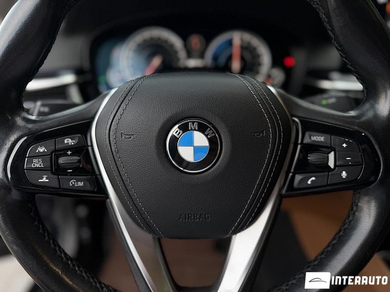 2017 BMW 530e — Miniatură 14