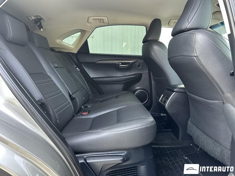 2016 Lexus NX 300H — Miniatură 17