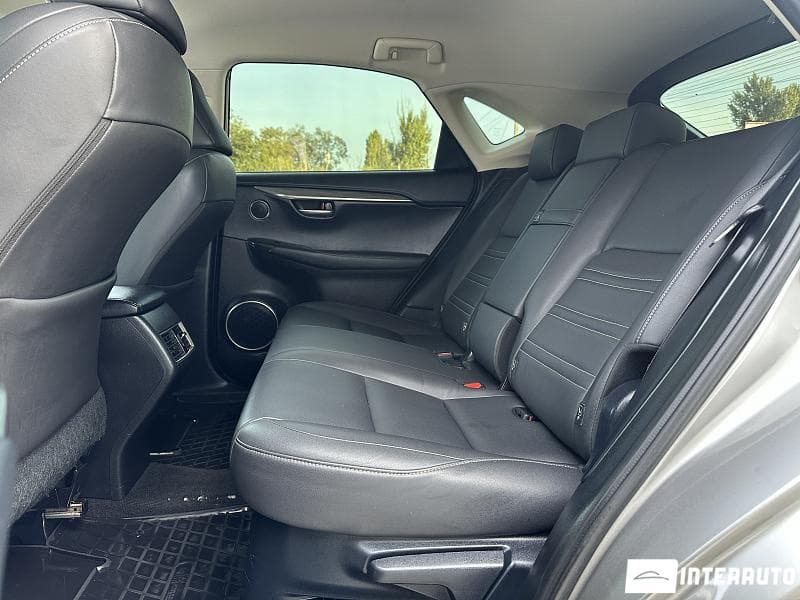 2016 Lexus NX 300H — Miniatură 16