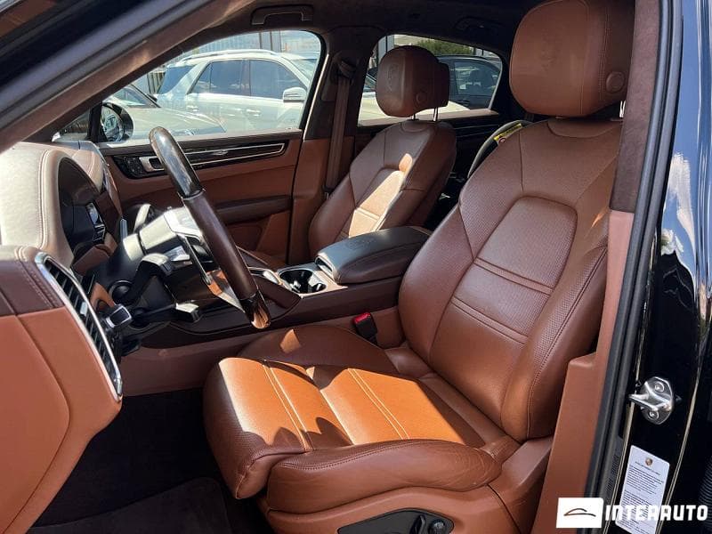 2022 Porsche Cayenne Coupe — Miniatură 8