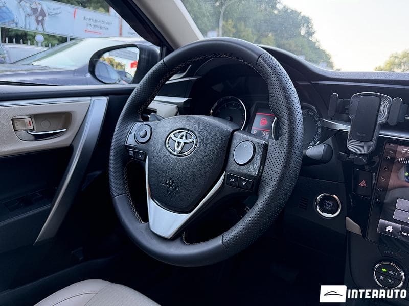 2013 Toyota Corolla — Miniatură 11