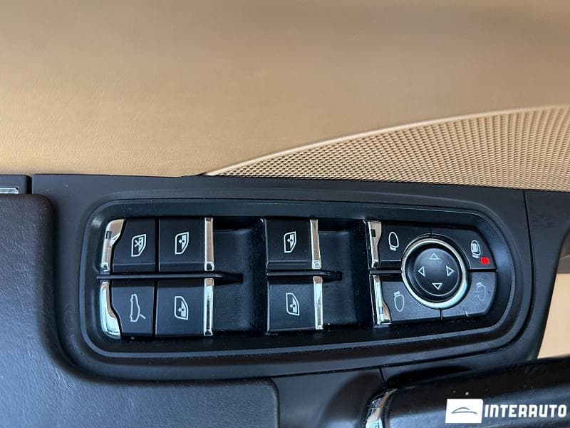 2015 Porsche Cayenne S — Miniatură 21