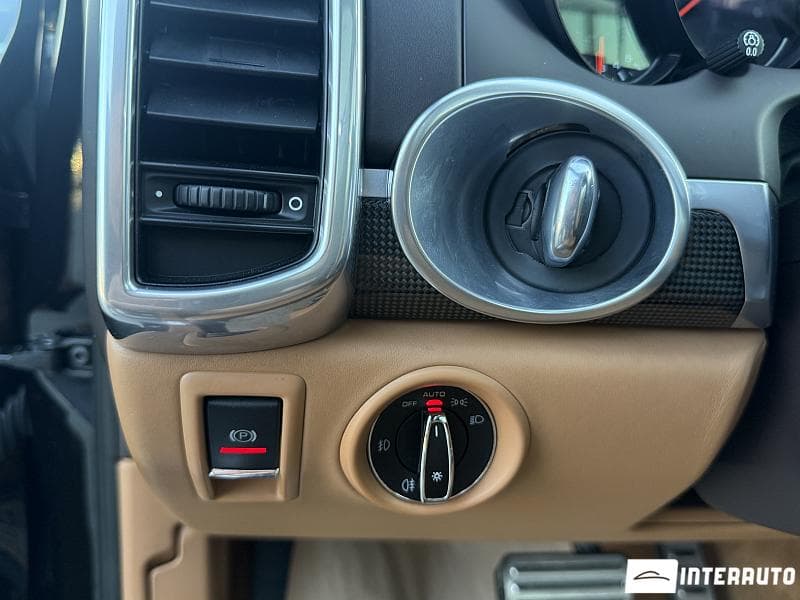 2015 Porsche Cayenne S — Miniatură 8