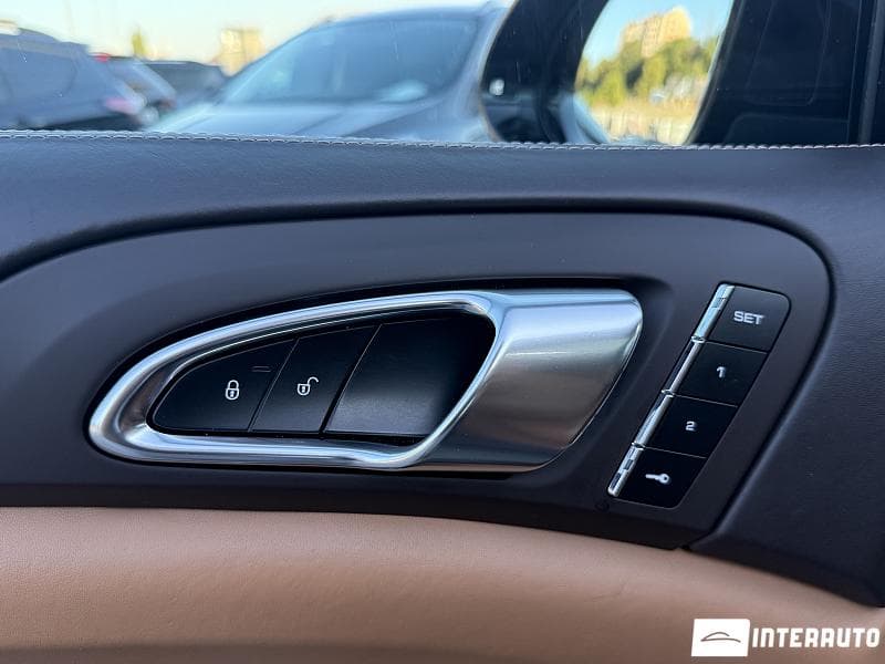 2015 Porsche Cayenne S — Miniatură 20
