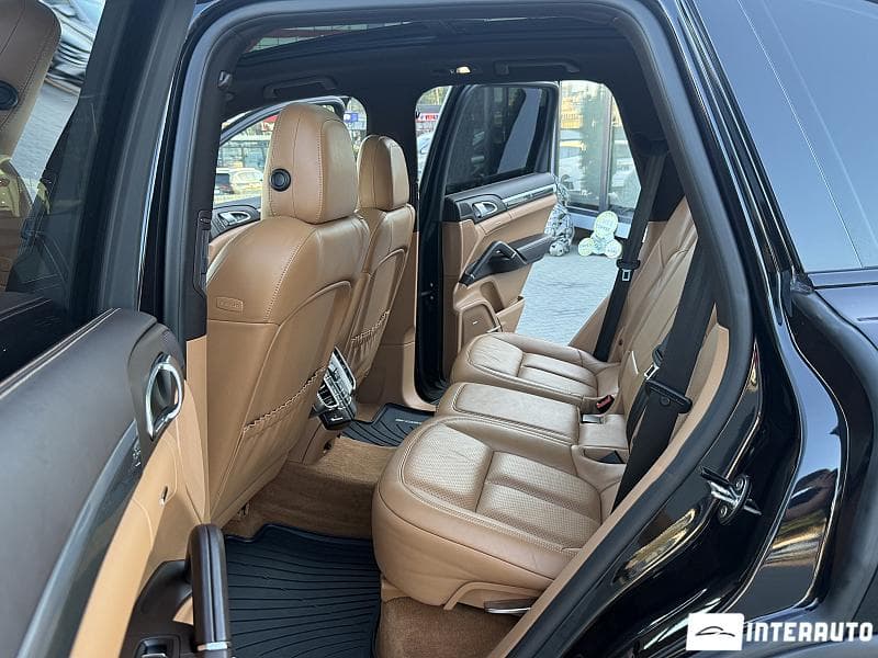 2015 Porsche Cayenne S — Miniatură 18