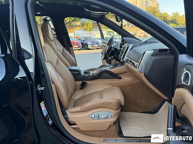 2015 Porsche Cayenne S — Miniatură 14