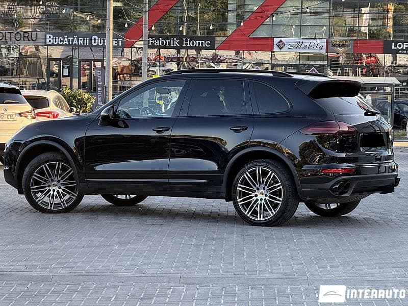 2015 Porsche Cayenne S — Miniatură 4