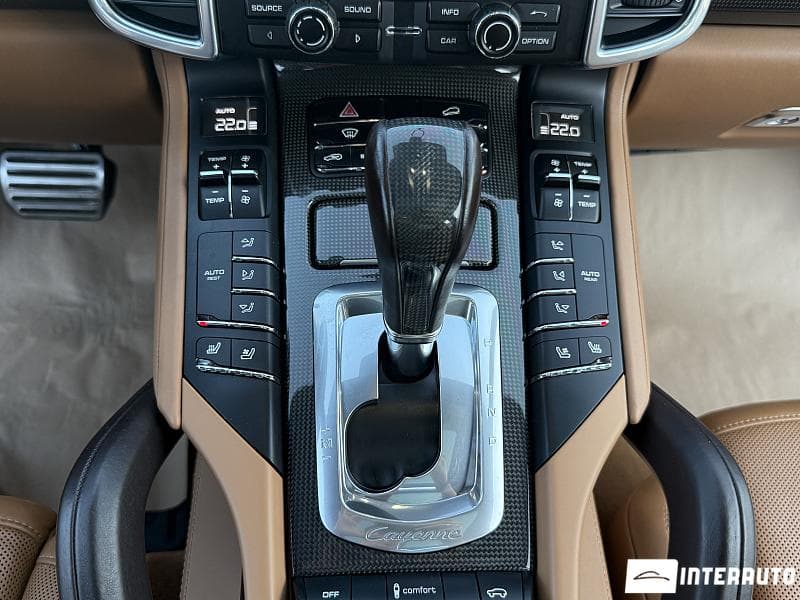 2015 Porsche Cayenne S — Miniatură 12