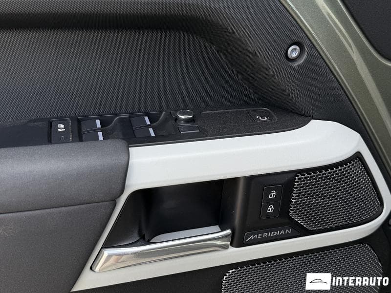 2020 Land Rover Defender — Miniatură 8