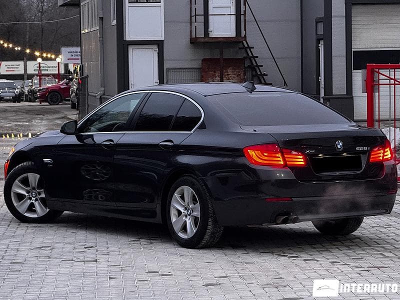 2011 BMW 528 — Miniatură 2