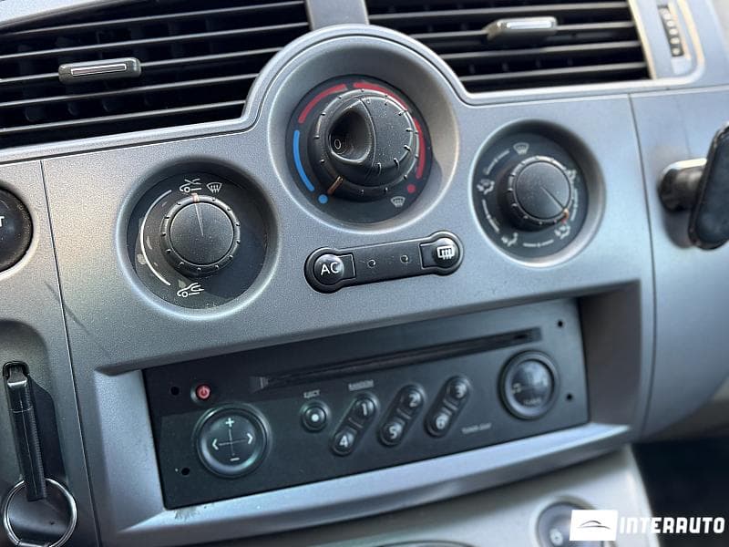 2004 Renault Scenic — Miniatură 11