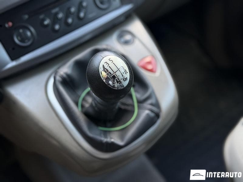 2004 Renault Scenic — Miniatură 12