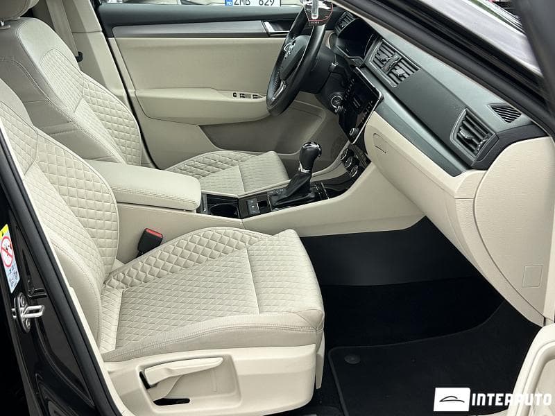 2017 Skoda Superb — Miniatură 15