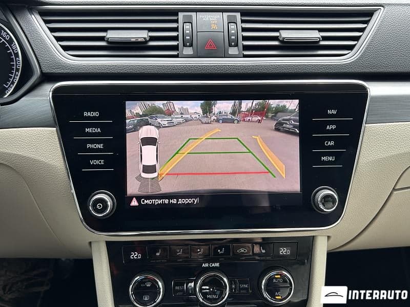 2017 Skoda Superb — Miniatură 13