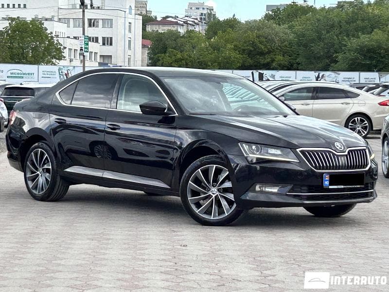 2017 Skoda Superb — Miniatură 4