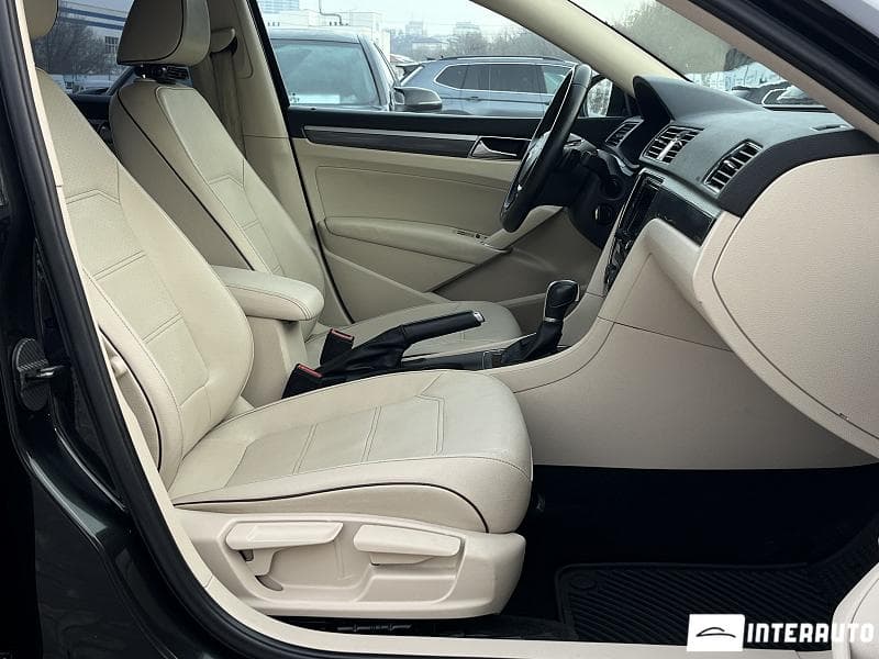 2017 Volkswagen Passat — Miniatură 16