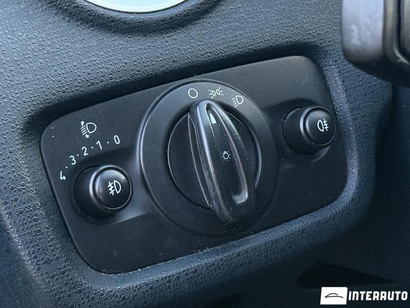 2011 Ford Fiesta — Miniatură 8