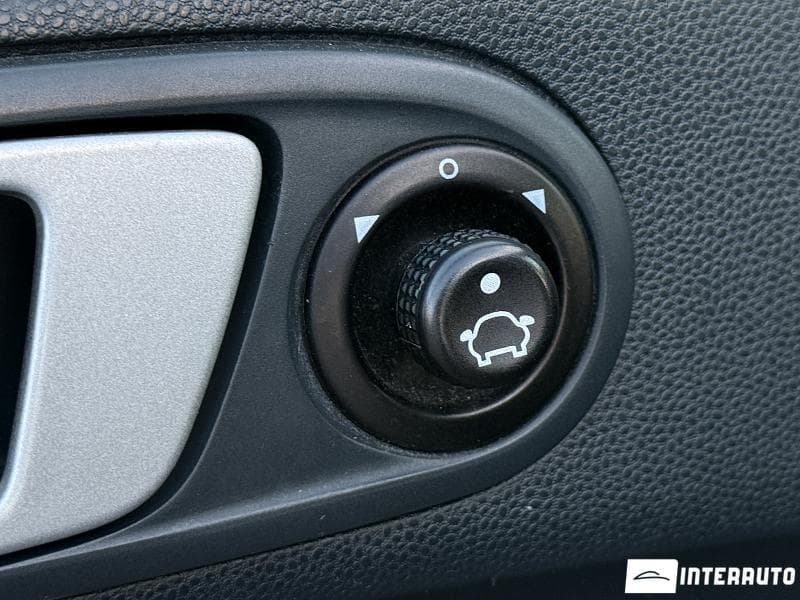 2011 Ford Fiesta — Miniatură 7