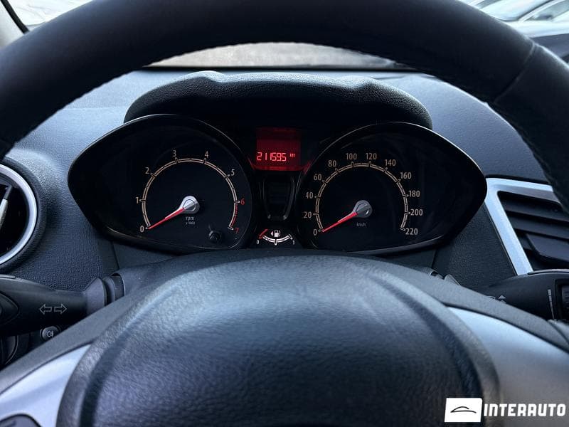 2011 Ford Fiesta — Miniatură 10