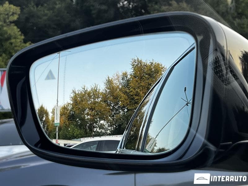 2020 BMW 330E — Miniatură 17