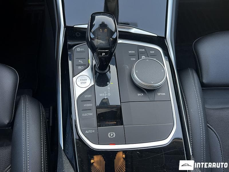 2020 BMW 330E — Miniatură 11