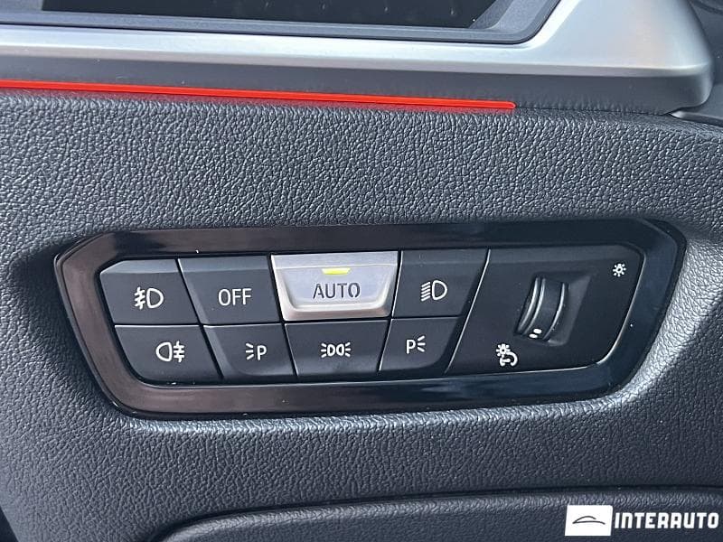 2020 BMW 330E — Miniatură 12