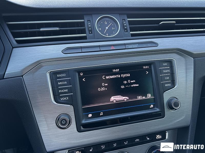 2016 Volkswagen Passat — Miniatură 10