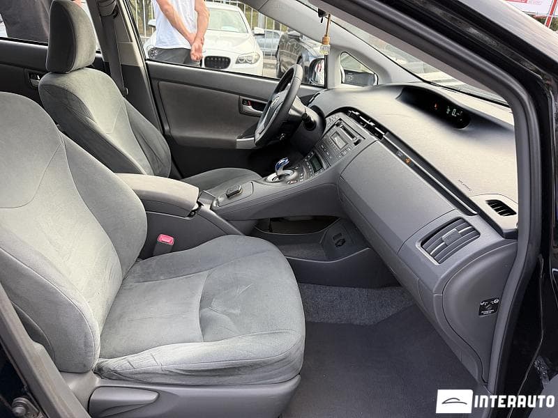 2011 Toyota Prius — Miniatură 6