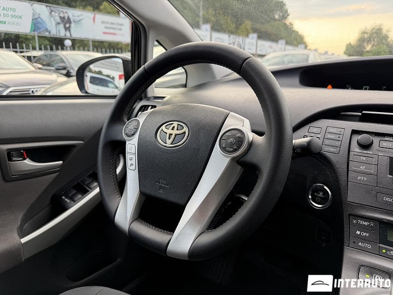 2011 Toyota Prius — Miniatură 11