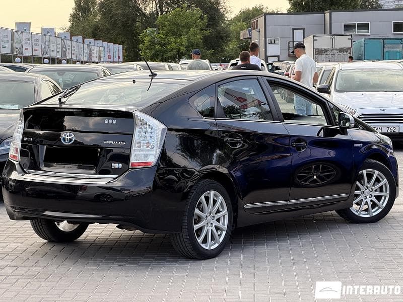 2011 Toyota Prius — Miniatură 4