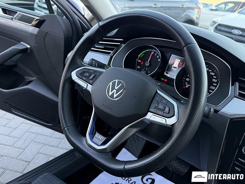 2021 Volkswagen Passat GTE — Miniatură 7
