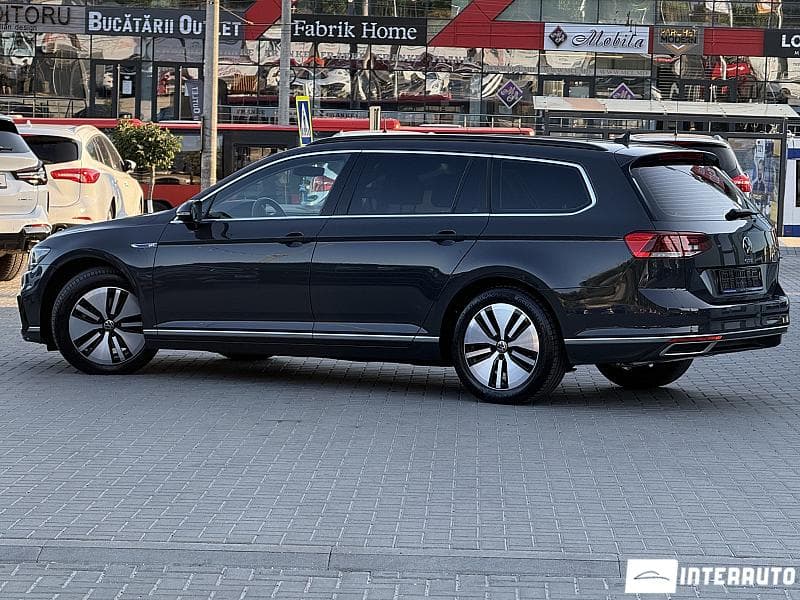 2021 Volkswagen Passat GTE — Miniatură 4