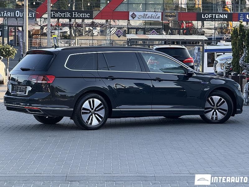 2021 Volkswagen Passat GTE — Miniatură 3