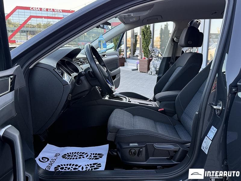 2021 Volkswagen Passat GTE — Miniatură 5
