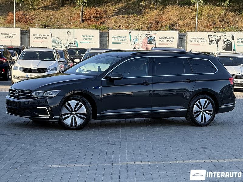 2021 Volkswagen Passat GTE — Miniatură 2
