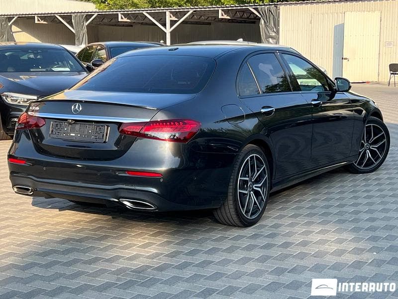 2021 Mercedes E 350 — Miniatură 4