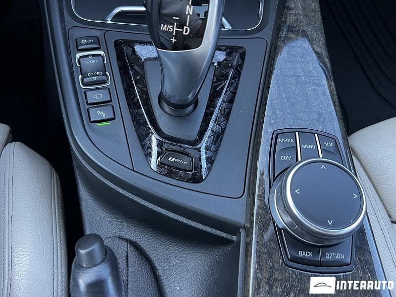 2017 BMW 330E — Miniatură 12