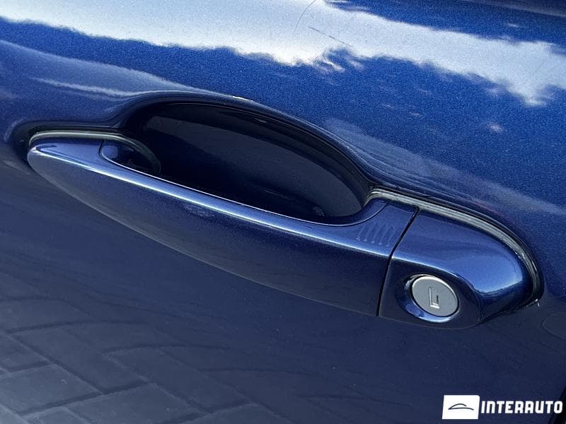 2017 BMW 330E — Miniatură 23