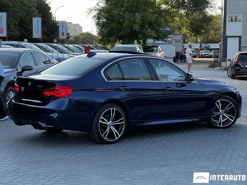 2017 BMW 330E — Miniatură 3
